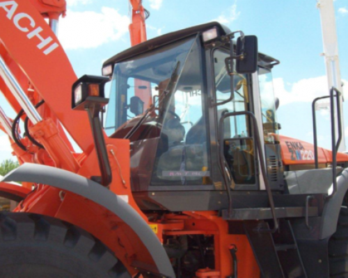 Hitachi Lastikli Yükleyici